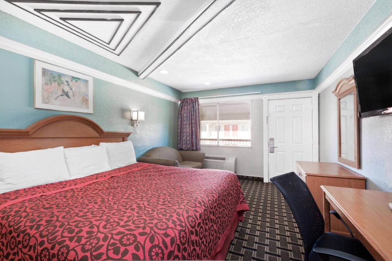 Lone Star Inn Kenedy ภายนอก รูปภาพ