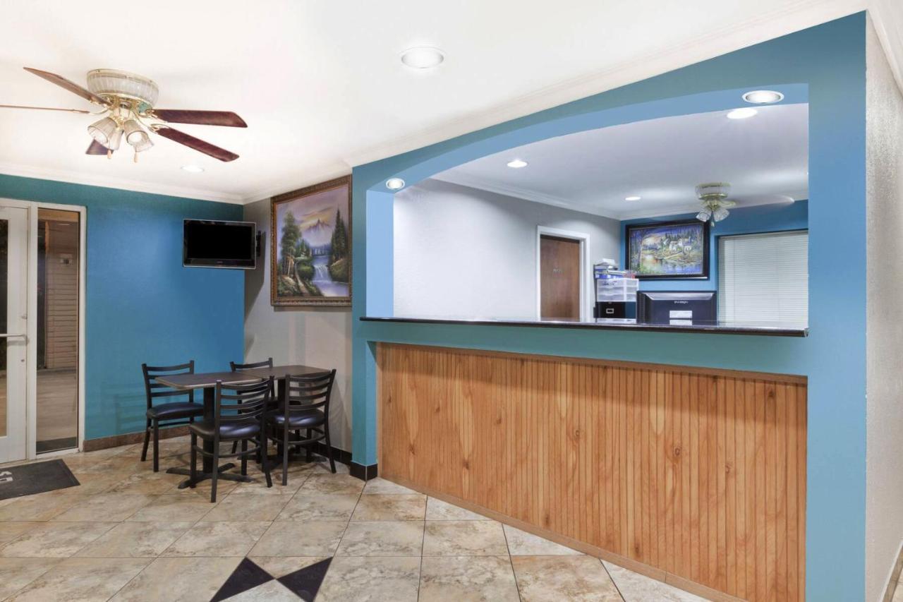 Lone Star Inn Kenedy ภายนอก รูปภาพ